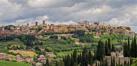 TheVaticanCity'sNeighbor:Orvieto