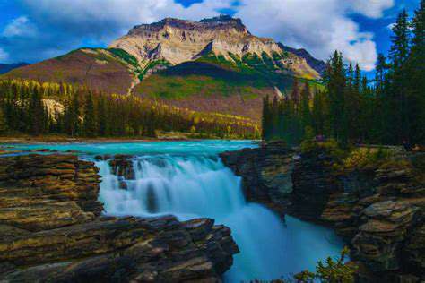 Best Road Trips in Canada [Scenic Routes]